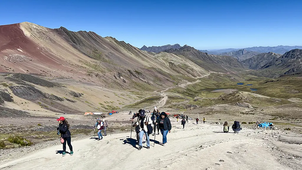 Caminata a la montaña de Arcoiris
