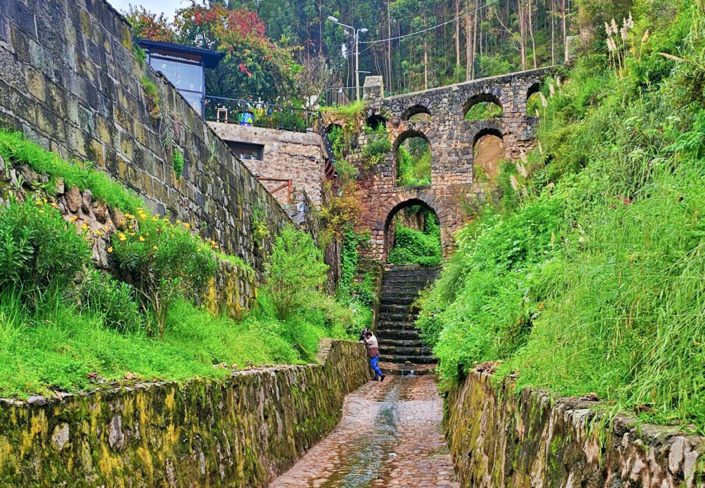 Guia completo para visitar o Aqueduto Colonial de Sapantiana em Cusco
