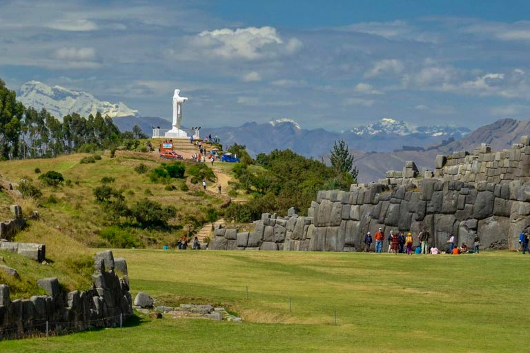 Guia completo para visitar o Aqueduto Colonial de Sapantiana em Cusco