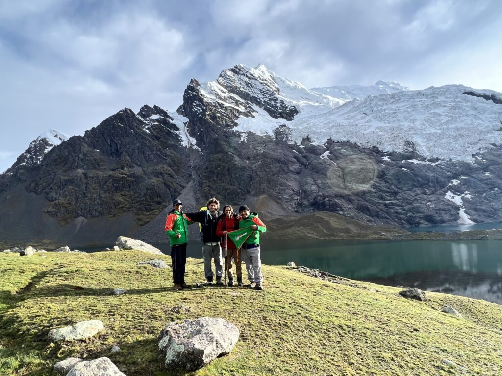 7 Lagunas al pie del Apu sagrado del Ausangate Ausangate-ruta-Life Expeditions