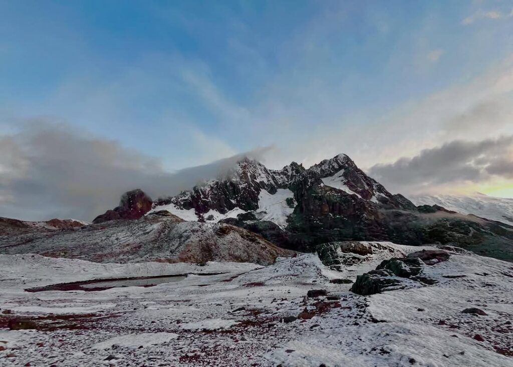 laciar-Phinaya- atardecer-Life Expeditions