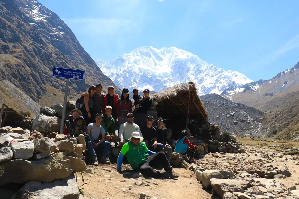 Salkantay: La Montaña Sagrada del Cusco y su Importancia Caminata en Salkapampa