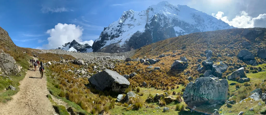 Nevado Salkantay: Cusco's Untamed Mountain and the Most Impressive Route to Machu Picchu Caminata en el Aire Libre