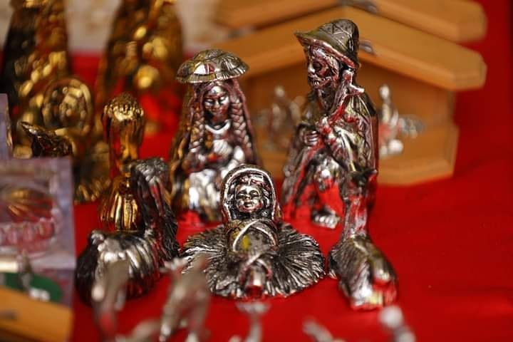 Santurantikuy – O epicentro da arte popular nas festas natalinas em Cusco Santurantikuy-nacimiento-Life Expeditions