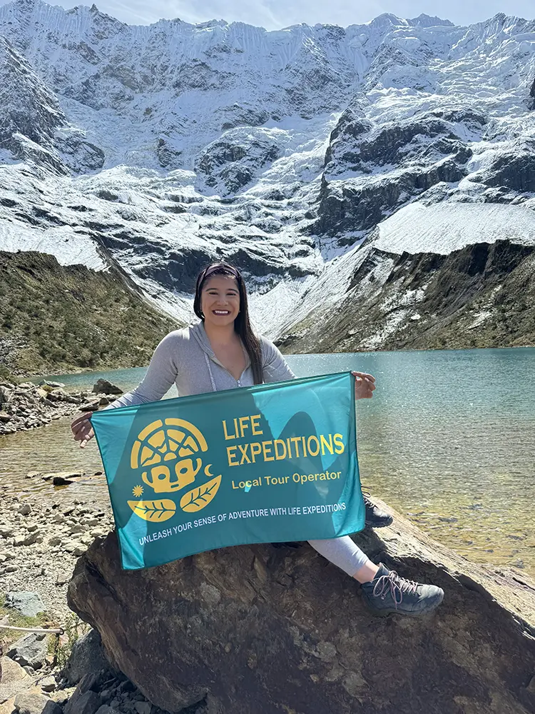 Laguna Humantay: La Maravilla Turquesa Montañas