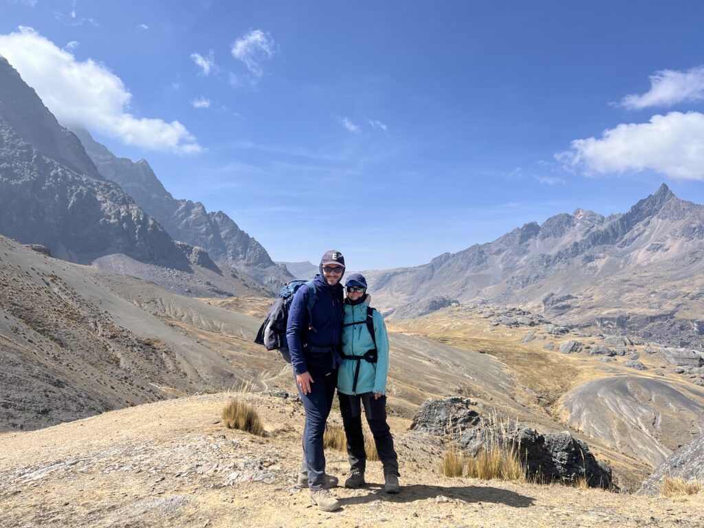 Ausangate Trek - impresionante ruta del Ausangate hacia la montaña de 7 colores Trek Ausangate-Winikunka-Life Expeditions