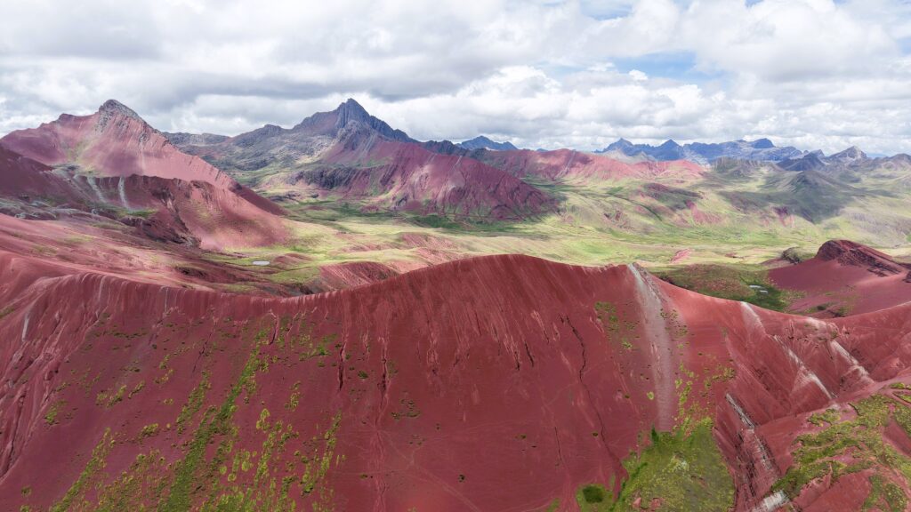 Pitumarca – 3 Impressive Natural Wonders (Red Valley, Vinicunca, and Quelccaya) Valle-Rojo-Pitumarca-Life-Expeditions