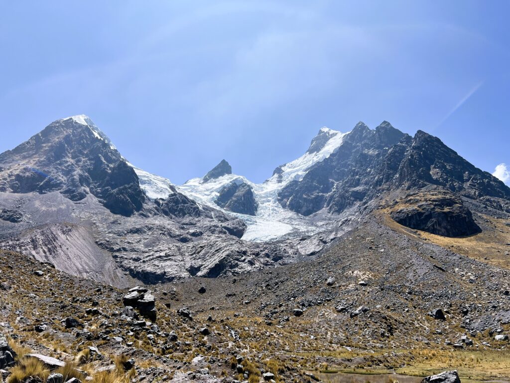 Pitumarca – 3 Impressive Natural Wonders (Red Valley, Vinicunca, and Quelccaya) Vinicunca-Ausangate trek-Life Expeditions