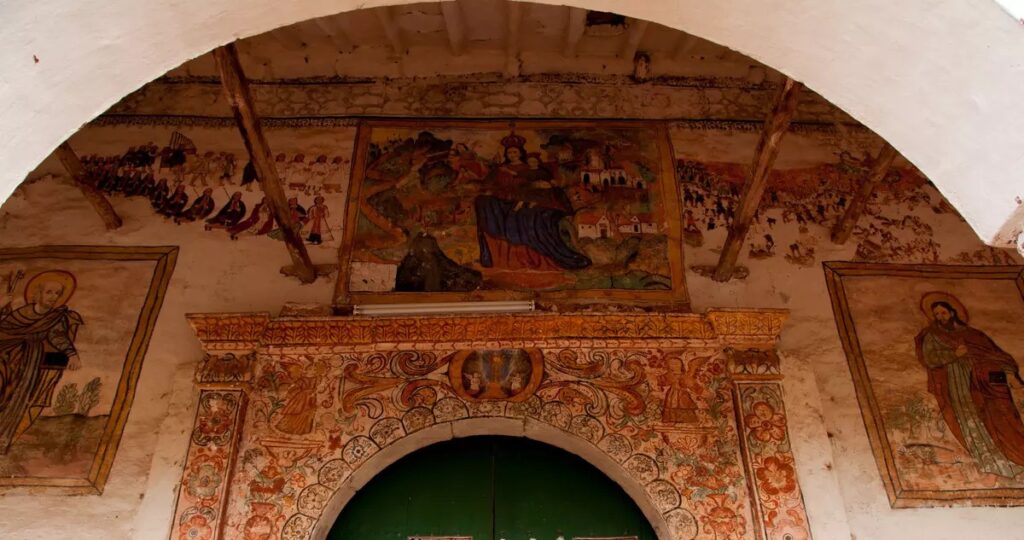 Chinchero: Tierra del Arcoíris, cuna de la andenería inca e impresionante textileria Chinchero-Chinchay-Urubamba-Life Expeditions