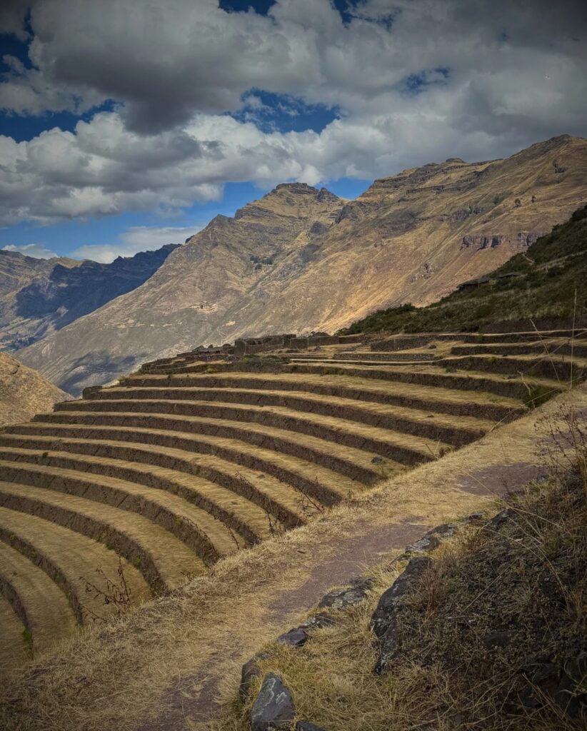 P'isaqa-Calca-Valle Sagardo de los Incas-Life Expeditions